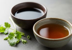 Nước tương và nước mắm cái nào tốt hơn