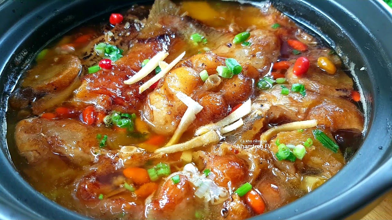 Công thức chi tiết cho món cá trắm kho riềng chuẩn vị miền Bắc