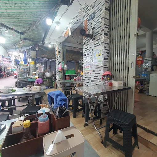 Bún mắm Cô Tuyết ở Hoàng Diệu, quận 4